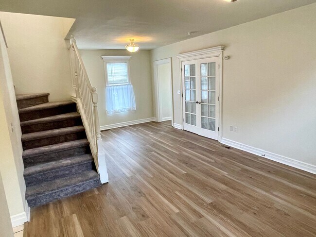 Foto del edificio - Boise Neighborhood 3-Story Victorian, Walk...