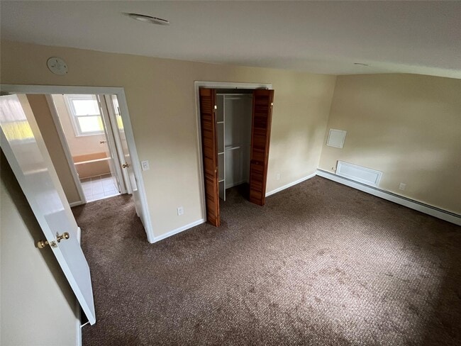 Building Photo - 615 Floral Pl