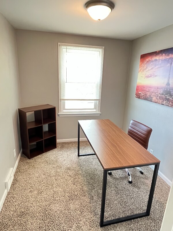 2776 Eggert Rd Unit RIGHT, Tonawanda, NY 14150 Room for Rent in