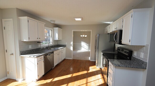 Foto del edificio - 107 Laurel Branch Dr
