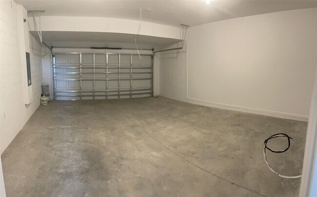 Building Photo - 2109 Treasure Hl St