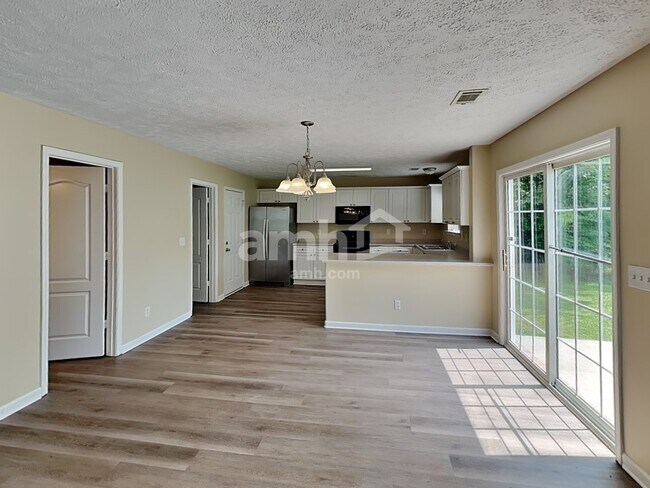 Building Photo - 4241 Sandstone Dr
