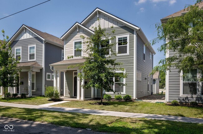 Building Photo - 270 N Warman Ave