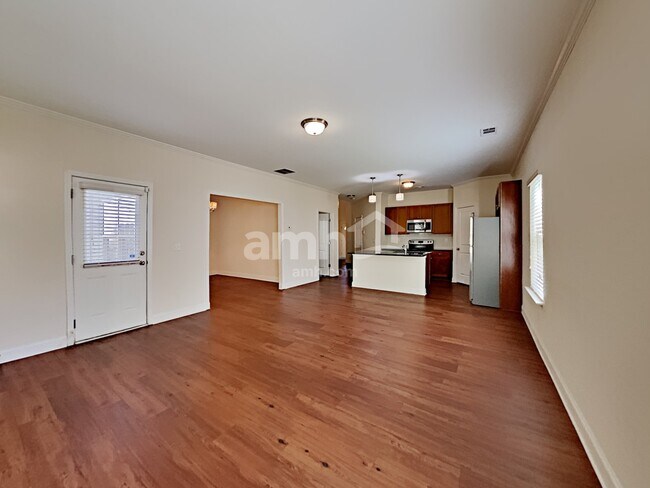 Building Photo - 2545 Beal St