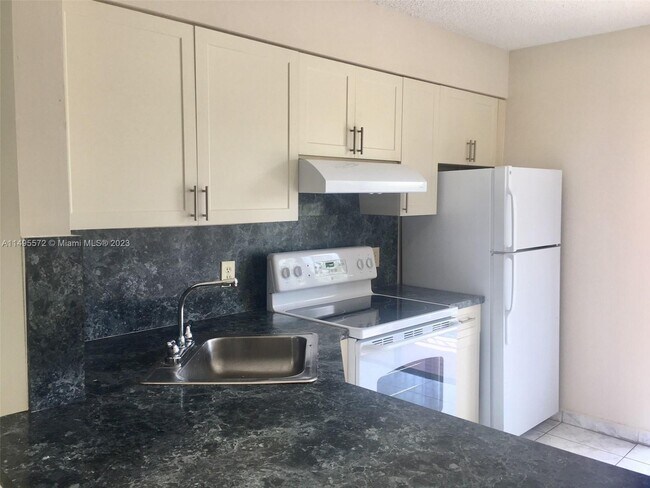 Foto del edificio - 5400 W 21st Ct