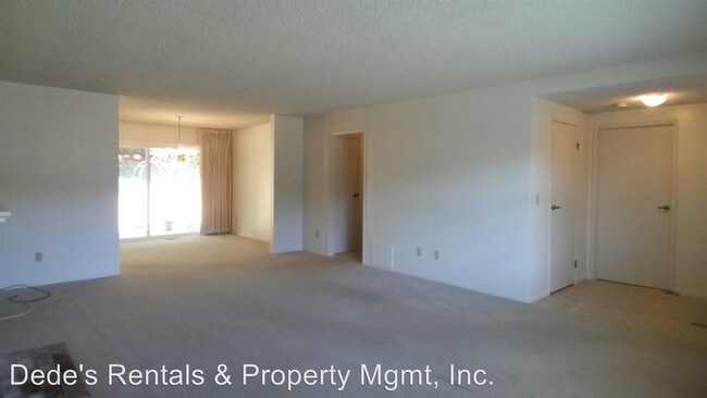 Building Photo - 7268 Oakmont Dr