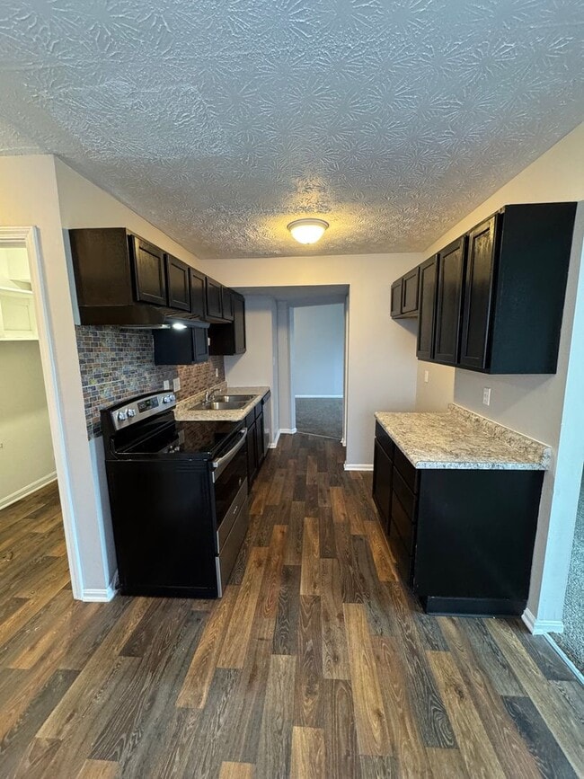 Foto del edificio - Lawrence Twp - 4 BR 2 story home