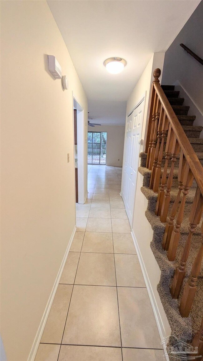 Foto del edificio - 3041 Belle Meade Dr