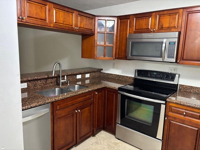 Foto del edificio - 9959 Nob Hill Pl