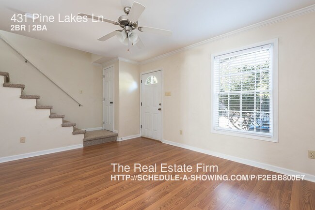 Foto del edificio - 431 Pine Lakes Ln