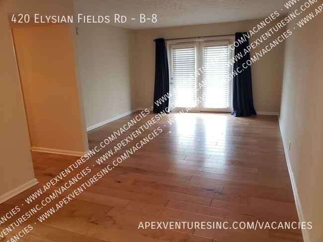 Foto del edificio - 420 Elysian Fields Rd