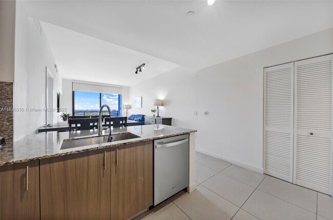 Foto del edificio - 5350 NW 84th Ave