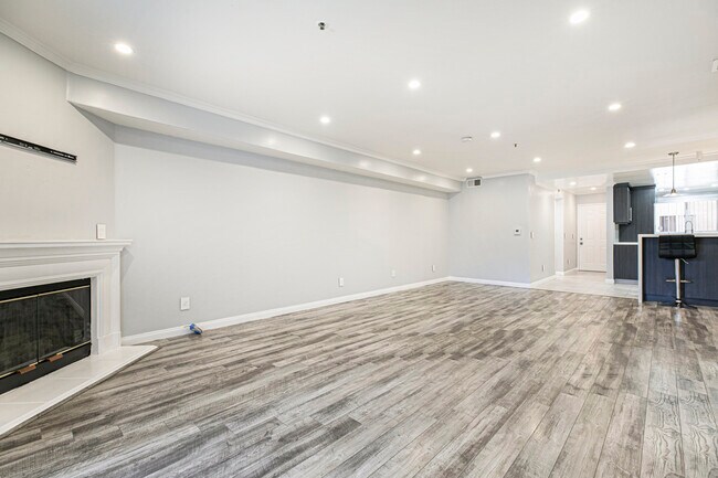 Foto del edificio - 15114 Sherman Way