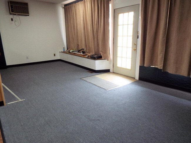 Building Photo - 221 Ackley Ave