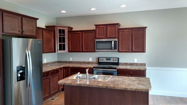 Building Photo - 3512 Duck Pond Way