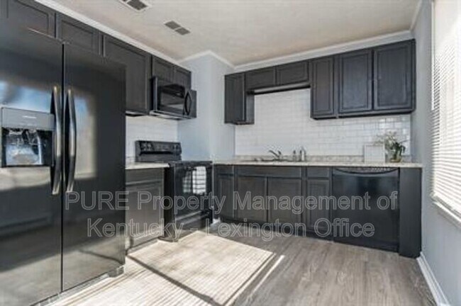 Foto del edificio - 304 Woodcross Pl