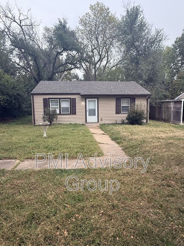Primary Photo - 305 SE 33rd Terrace