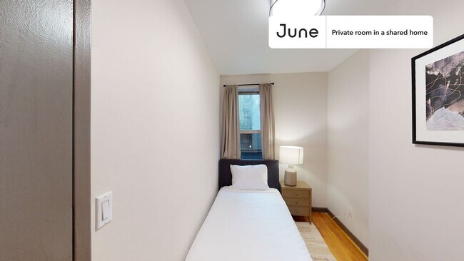 Foto del edificio - Room in Shared 3 bed/1 bath home in Upper East Side