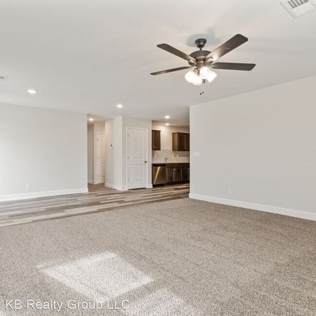 Building Photo - 3 br, 2 bath House - 429 SE Rock Garden Lane