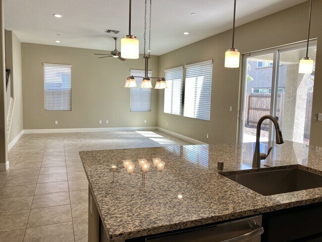 Foto del edificio - 4322 Echo Lake Way