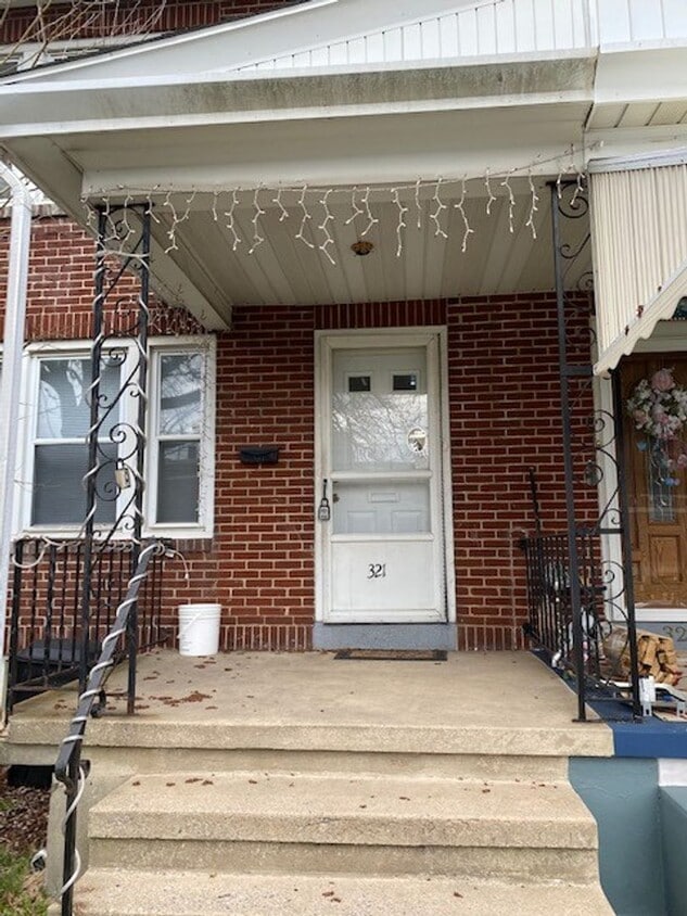 Primary Photo - 321 Carroll St