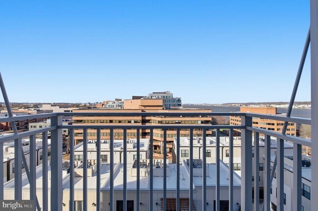 Building Photo - 925 N Fairfax St