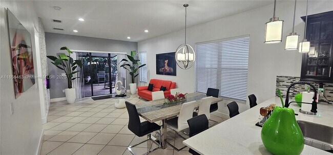 Foto del edificio - 3218 W 97th Terrace
