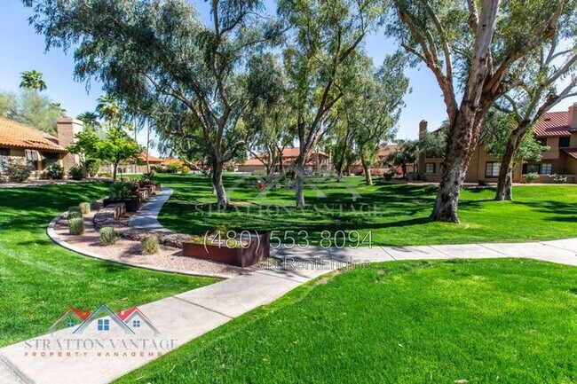Foto del edificio - 8700 E Mountain View Rd