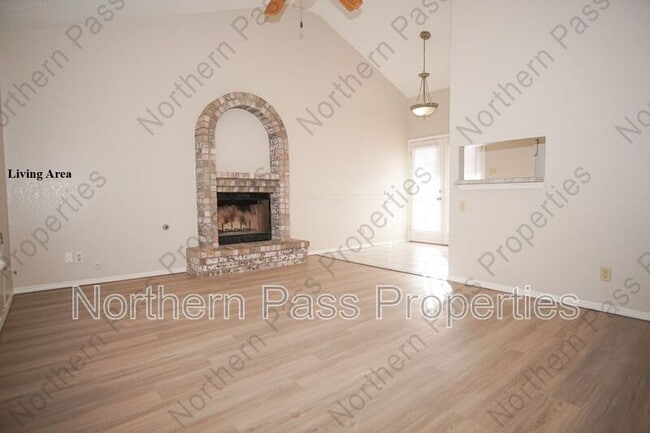 Building Photo - 10661 Obsidian St