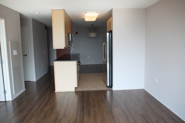 Building Photo - 800 Elgin Rd