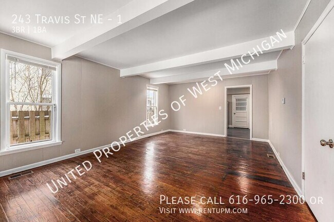 Foto del edificio - 243 Travis St NE