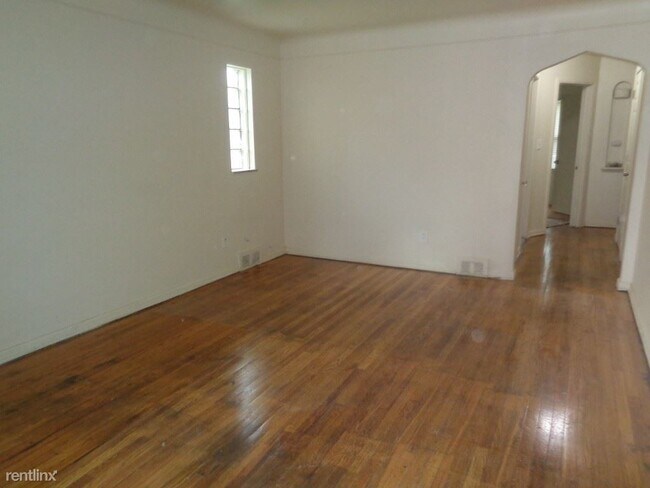 Building Photo - 3 br, 1 bath House - 19368 Charest St