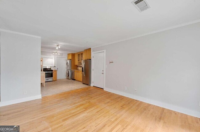 Foto del edificio - 866 Briarcliff Rd NE