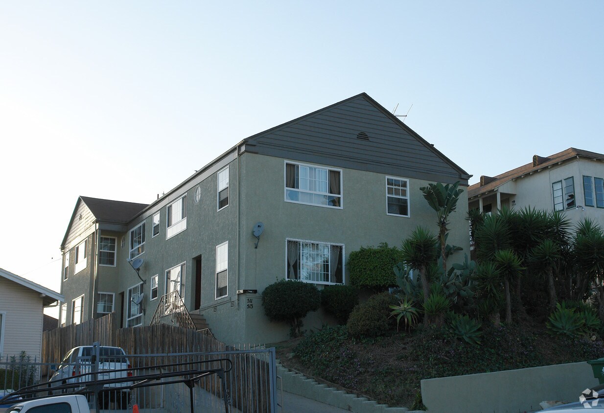Building Photo - 511 N Mariposa Ave