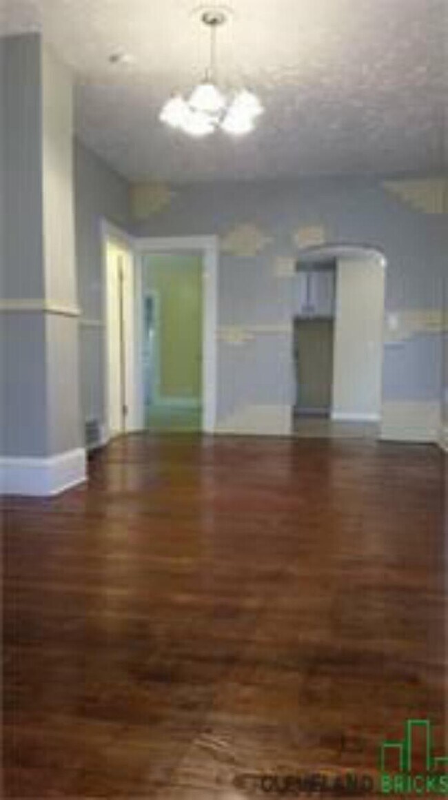 Building Photo - 7712 Dudley Ave