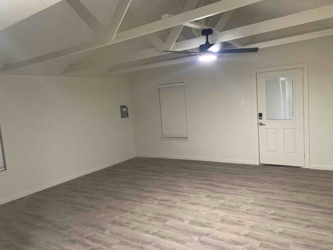 Building Photo - 4411 Lark Ave