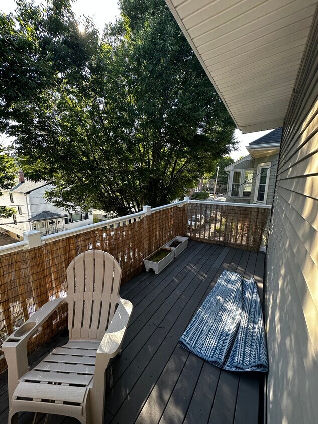 Primary Photo - 17 Hunnewell Ave