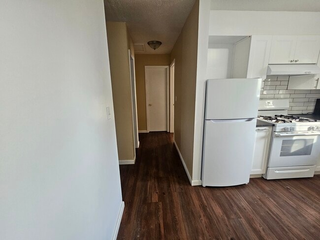 Hallway - 2757 Michaels Dr