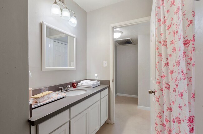 Foto del edificio - 2133 E Mabel St