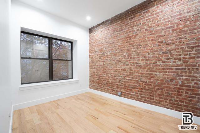 Foto principal - 3 bedroom in Brooklyn NY 11210