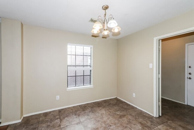 Foto del edificio - 6618 Sutton Meadows Dr