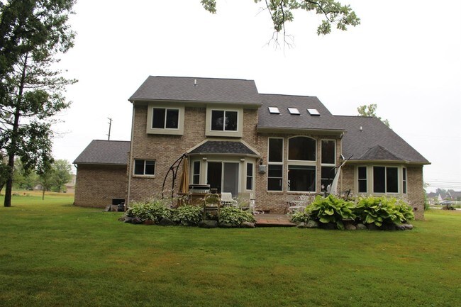Building Photo - 48769 Cherry Hill Rd