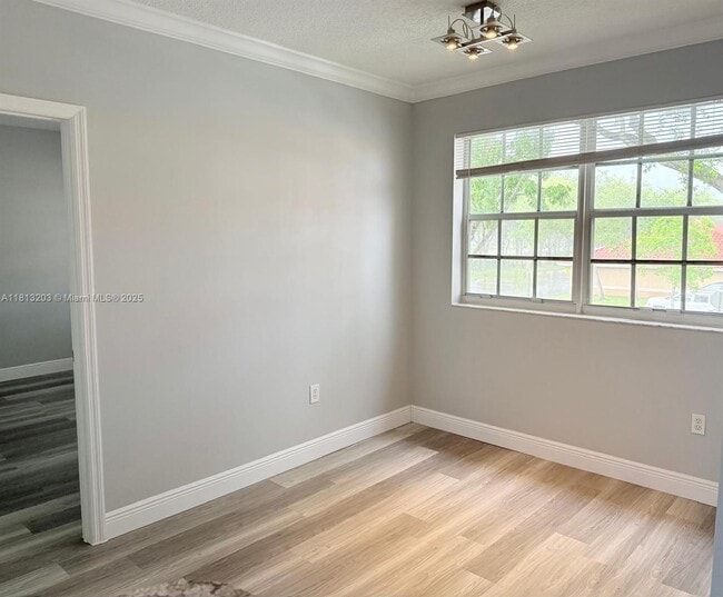 Foto del edificio - 100 SW 117th Terrace