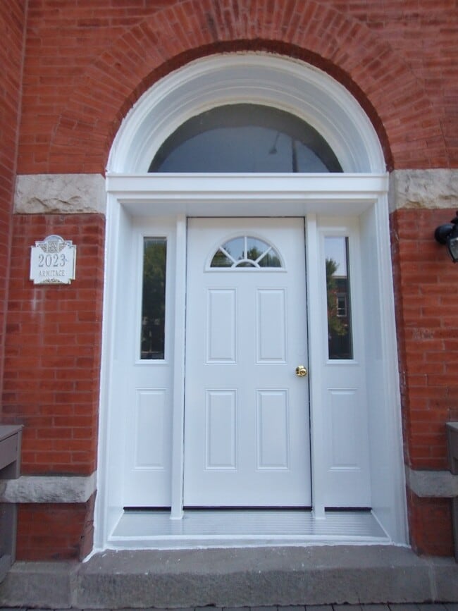 Front Door - 2023 W Armitage AVE