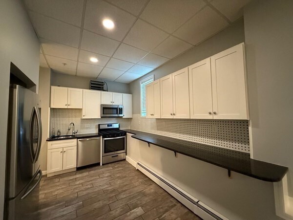 Foto del edificio - 690 Lawrence St