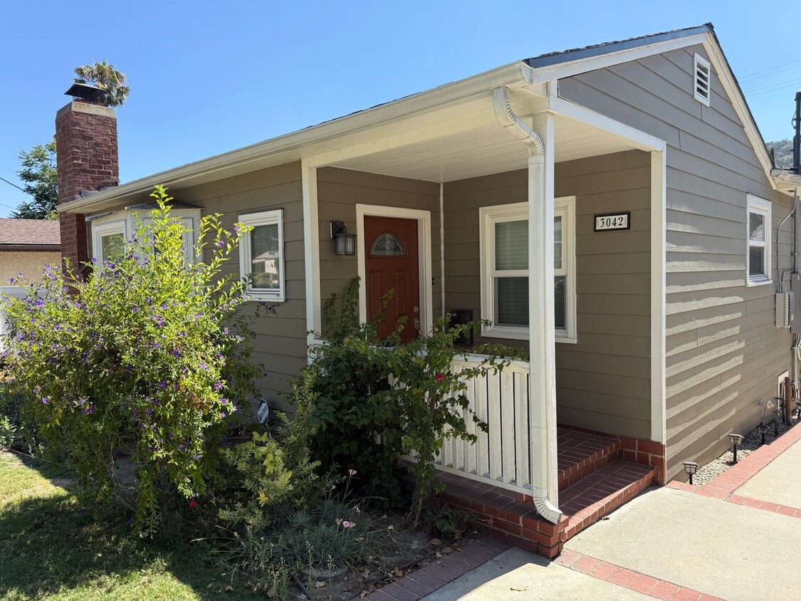 Primary Photo - Amazing 3 Bed La Crescenta Home!