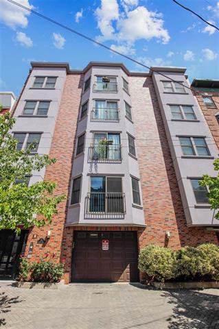 Building Photo - 123 Jackson St