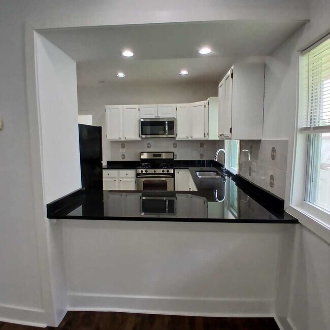 Foto del edificio - 2615 N Newcastle Ave