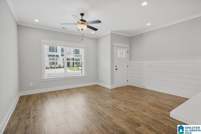 Building Photo - 1509 Cottage Grv