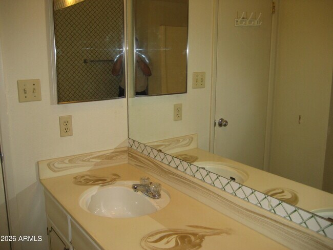 Foto del edificio - 11634 N 49th Ave